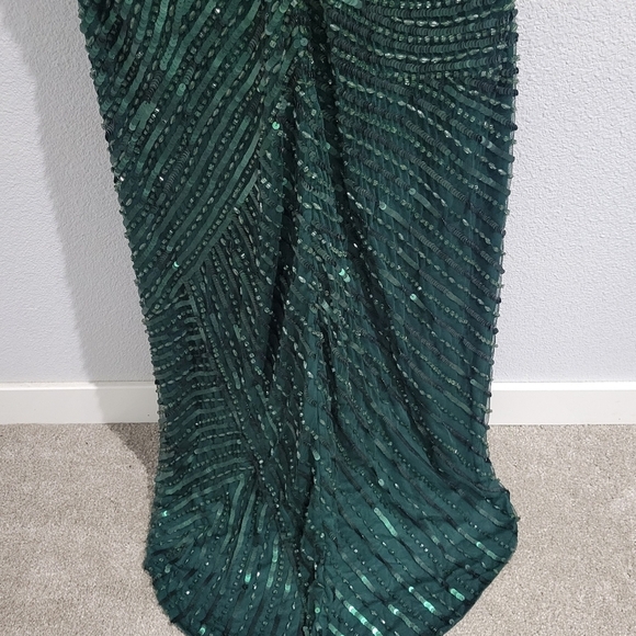 Mac Duggal - Cap Sleeve Sequined Evening Gown - Forest Green Size 8 #5441 NWT - Picture 9 of 17
